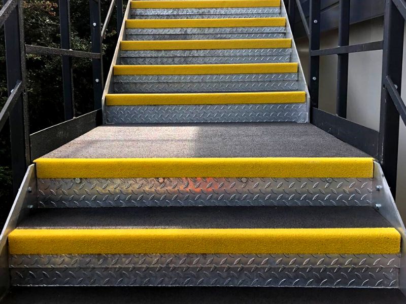 https://www.suregrip.co.uk/images/product/232/4/Anti-Slip%20GRP%20Stair%20Landing%20Covers%20(1).jpg